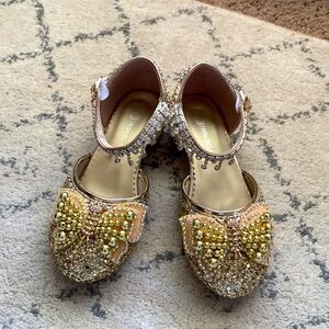 Trish Scully Gold shoes 11T